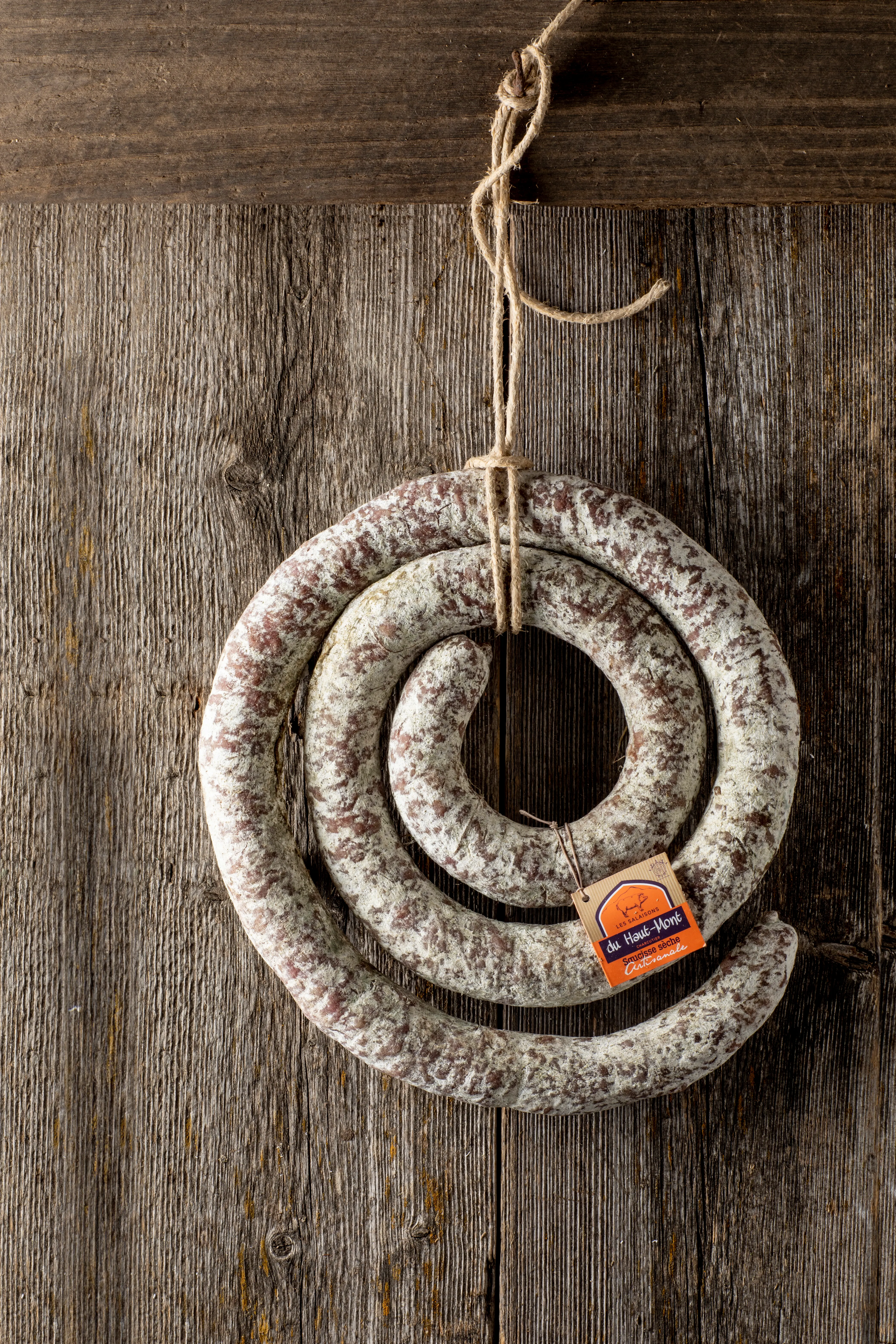 Saucissons secs du Haut-Mont au séchoir, recette artisanale du Cantal